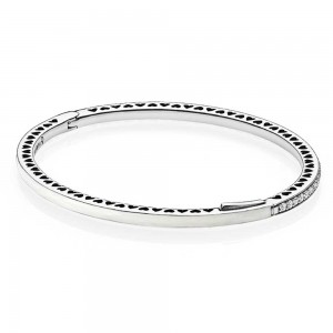 Pandora Bracelet-Pearlescent Radiant Hearts Of Love Bangle Outlet